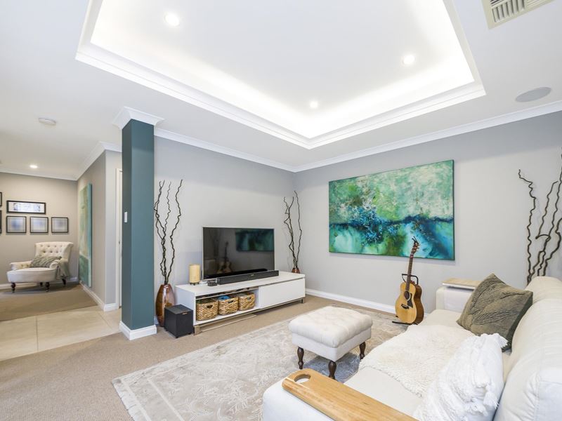 6 Windermere Boulevard, Aveley