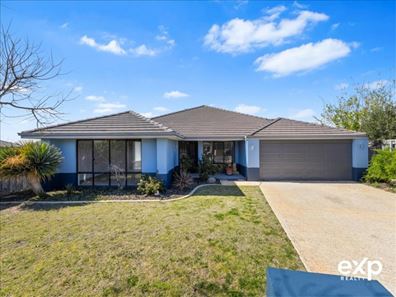 4 Adriana Way, Halls Head WA 6210