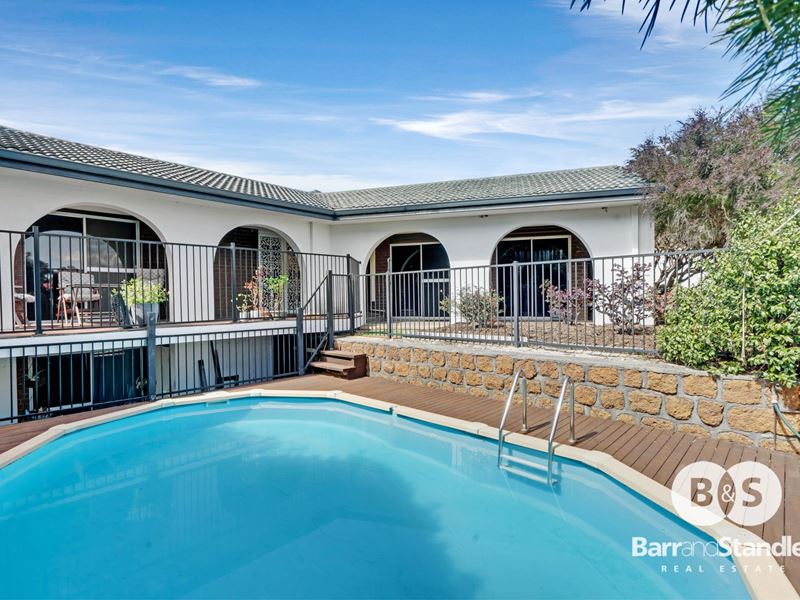 4 Hillside Road, Harvey WA 6220