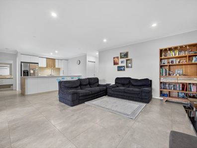 2 Minigwal Loop, Hammond Park WA 6164