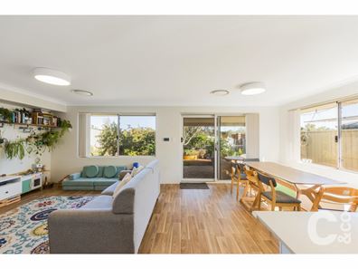 24 Tiliqua Crescent, Wandi WA 6167