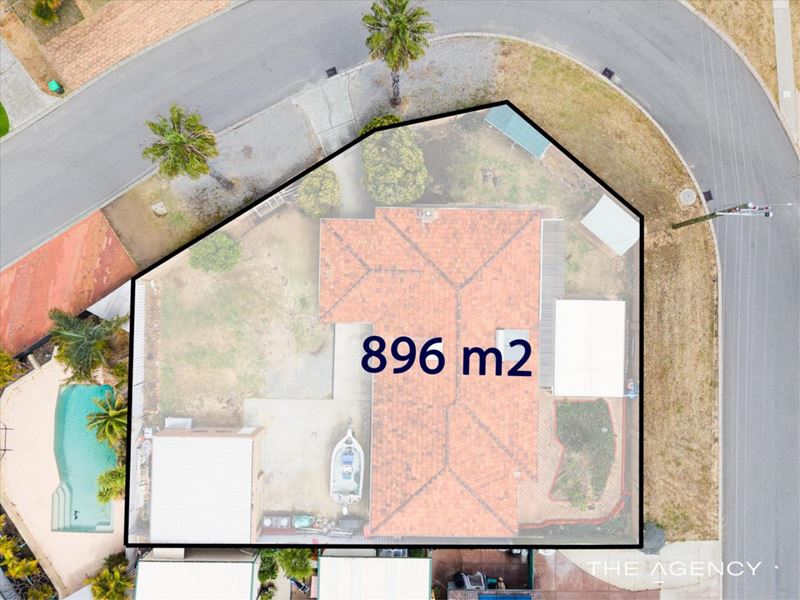 1 Blackthorne Crescent, South Lake