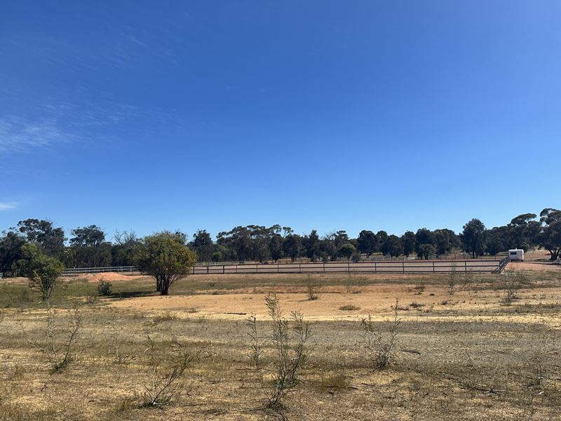 6 Bow Street, Cuballing WA 6311