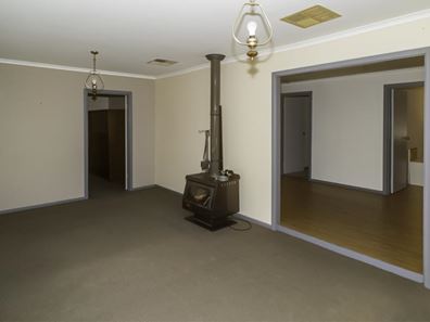 5 Memorial Avenue, Mukinbudin WA 6479