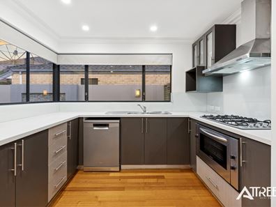 16 Leicester Crescent, Canning Vale WA 6155