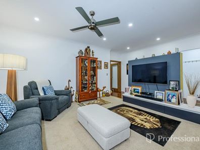31 Safford Avenue, Aveley WA 6069