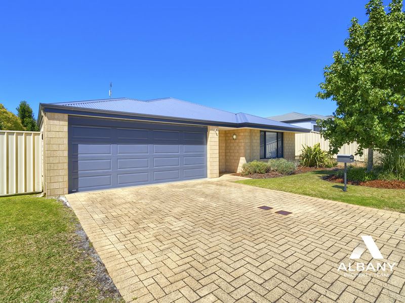 8 Comet Corner, Mckail WA 6330