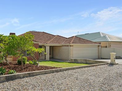 8 Gandossi Court, Success WA 6164