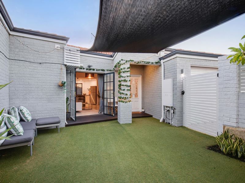 1B Phillips Grove, Innaloo WA 6018