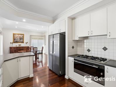 33 Chartwell Bend, Hocking WA 6065