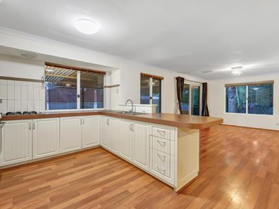 39 Pilbara Cres, Jane Brook WA 6056
