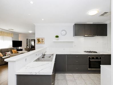 5/10 Leslie Street, Cannington WA 6107