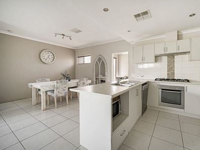 1/22 Whittaker Turn, Piara Waters WA 6112