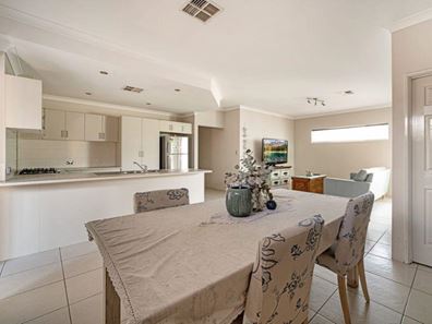 1/22 Whittaker Turn, Piara Waters WA 6112