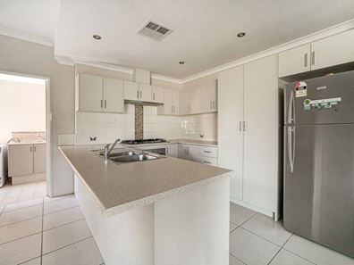 1/22 Whittaker Turn, Piara Waters WA 6112