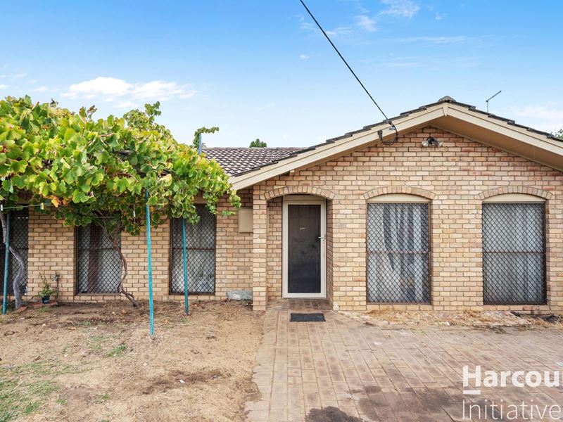 22 Nanovich Avenue, Girrawheen WA 6064