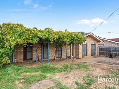 22 Nanovich Avenue, Girrawheen WA 6064