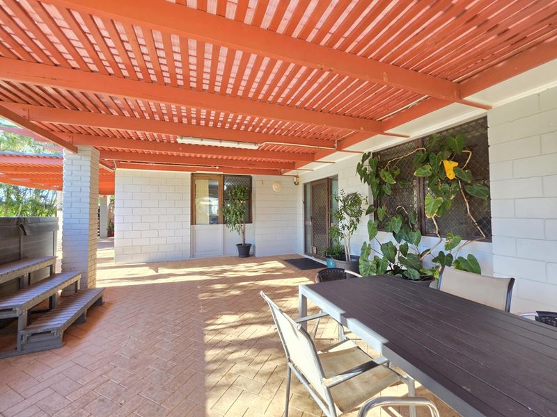 24 Baston Street, Carnarvon WA 6701