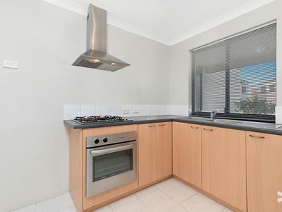 16A Mallard Way, Cannington WA 6107