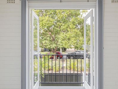 17/17 The Avenue, Crawley WA 6009