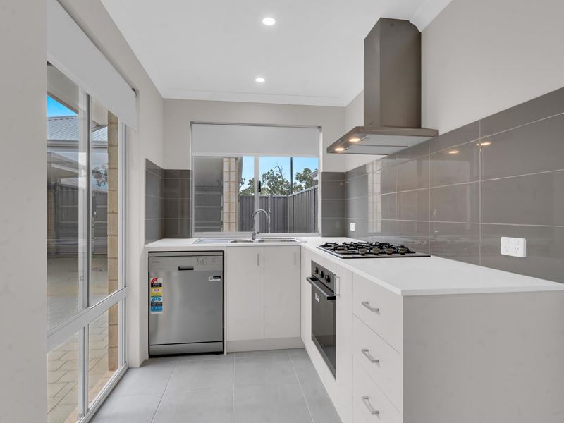 5 Ironstone Lane, Coodanup WA 6210