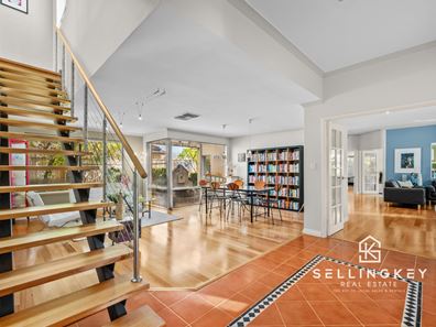 8 BAYCHESTER CIRCLE, Canning Vale WA 6155