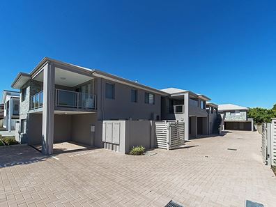 8/358 Hardey Road, Cloverdale WA 6105