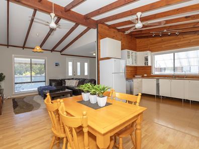 39 Cordoba Way, Cervantes WA 6511