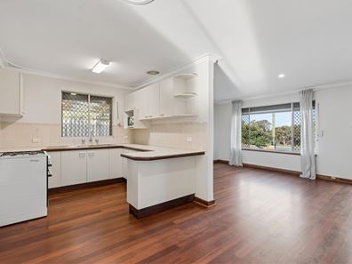 11 Sicklemore Road, Parmelia WA 6167