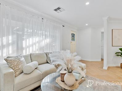 47 River Bank Boulevard, South Guildford WA 6055