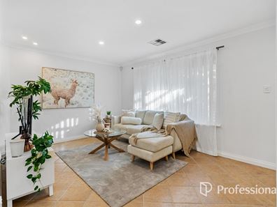 47 River Bank Boulevard, South Guildford WA 6055