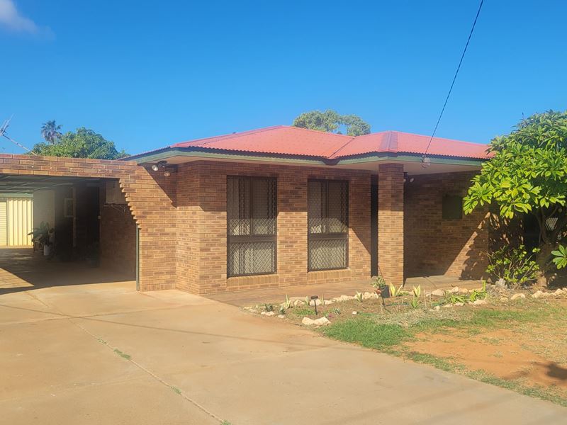 4 Willesee Street, Carnarvon WA 6701