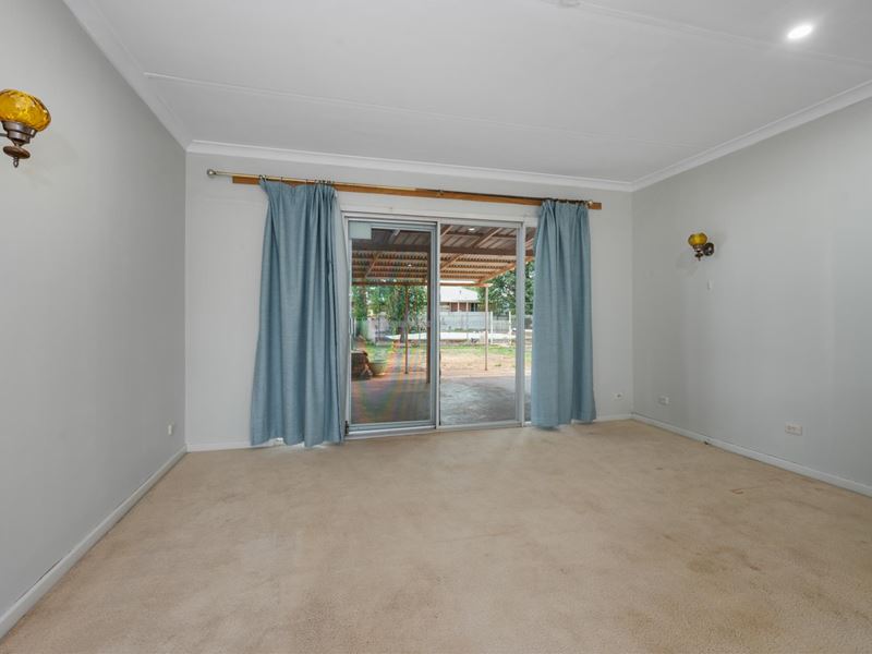 257 Burt Street, Victory Heights WA 6432