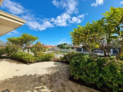 21 Reveley Close, Seville Grove WA 6112