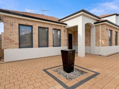 10 Leclair Terrace, Stirling WA 6021