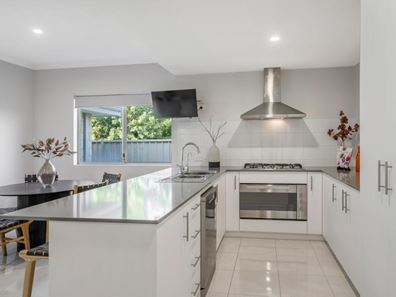 2/40 Burridge Way, Hamilton Hill WA 6163