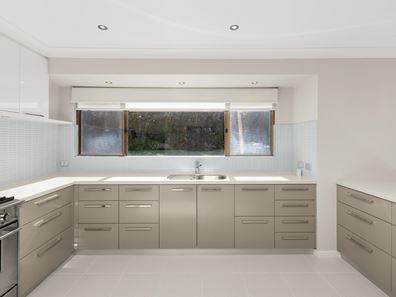 4 Serene Drive, Gelorup WA 6230