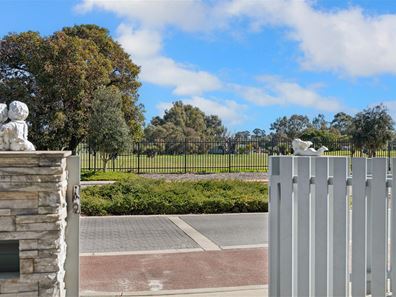 20 Clubhouse Lane, Gnangara WA 6077