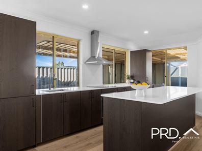 5 Huntingdale Court, Cooloongup WA 6168