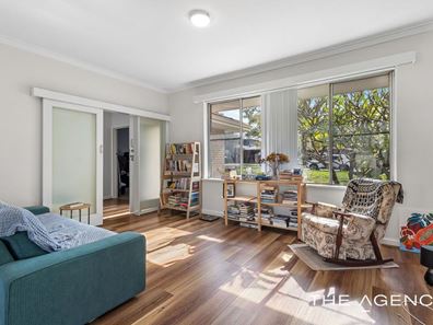 11 Hope Avenue, Salter Point WA 6152