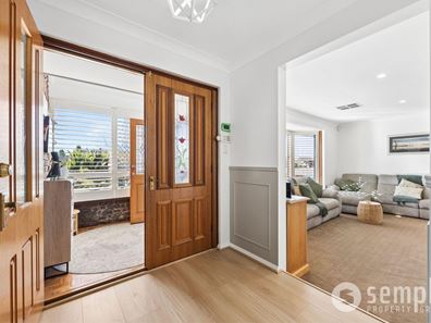 17 Grenfell Way, Leeming WA 6149