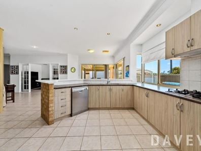 37 Peruvale Street, Carine WA 6020