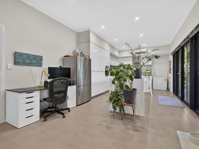 10 Jadura Crescent, Baynton WA 6714