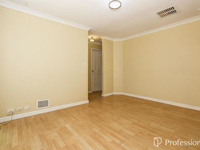 2 Palmer Crescent, High Wycombe WA 6057