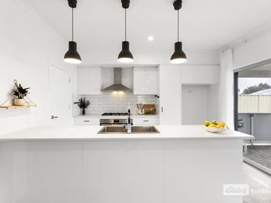 90 Radiata Drive, Mckail WA 6330