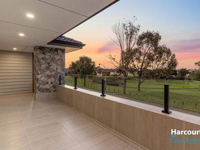 8 Hayeswater Circuit, Waikiki WA 6169