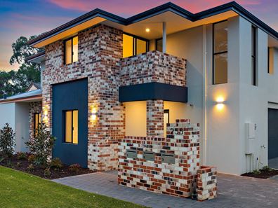 255 Fisher St, Cloverdale WA 6105