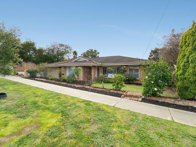 19 Elvira Street, Palmyra WA 6157