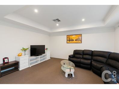 208 Lambeth Circle, Wellard WA 6170