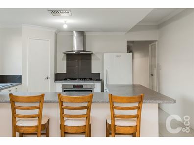 208 Lambeth Circle, Wellard WA 6170